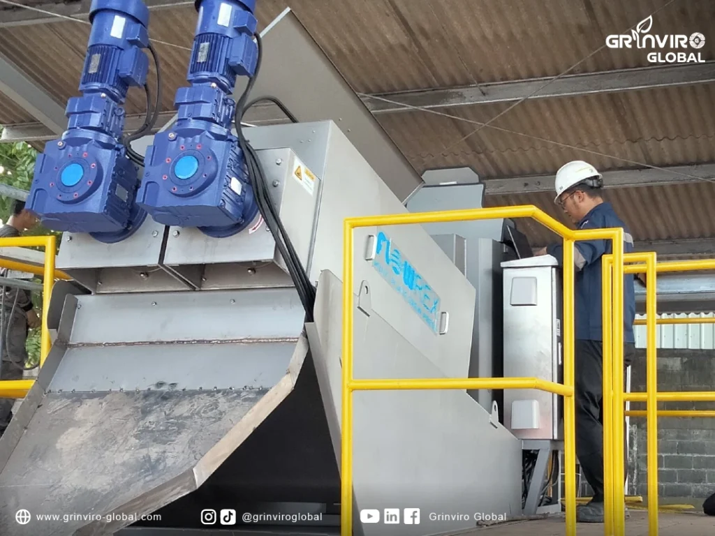 sludge dewatering system for industry